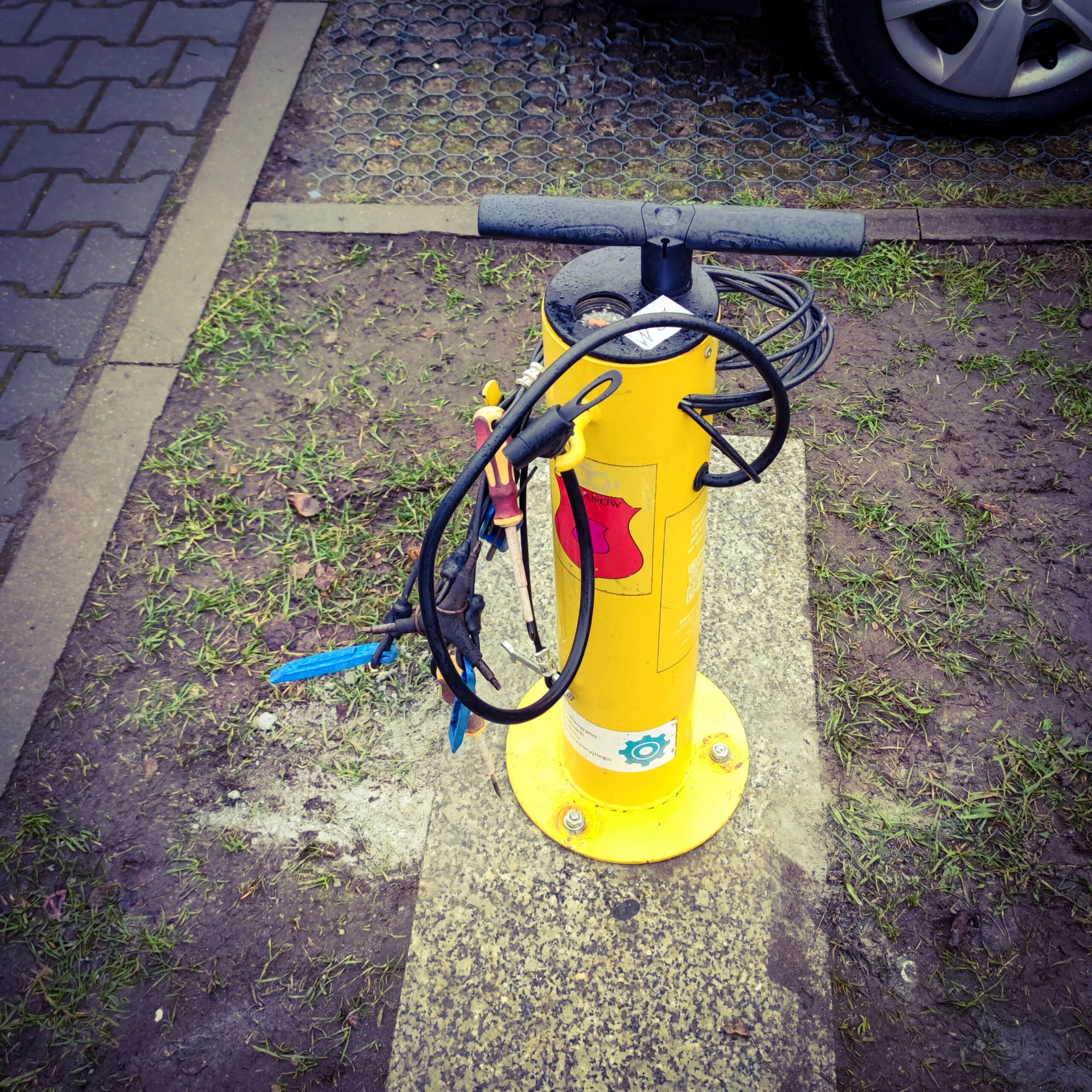 Samoobsługowa stacja naprawy rowerów, samoobsługowe stacje naprawy rowerów, producent samoobsługowych stacji naprawy rowerów